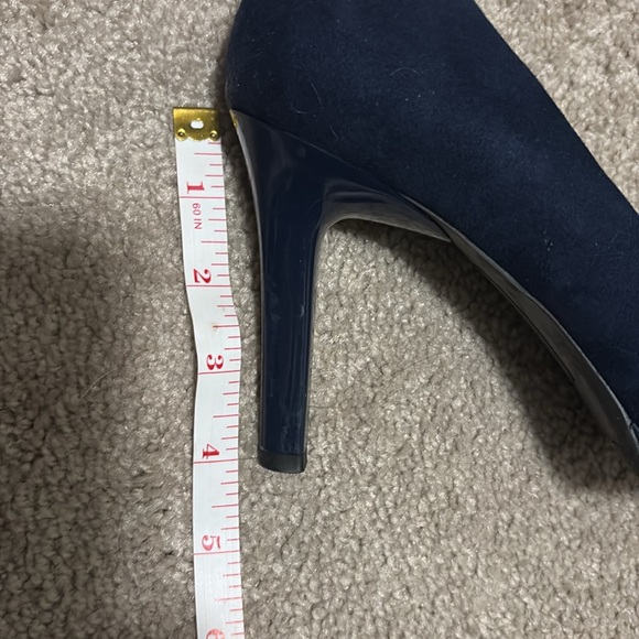 Bandolino - Deep Blue Faux Suede heels. - Picture 6 of 6